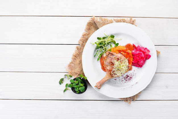 Zdrowe i kolorowe danie na talerzu